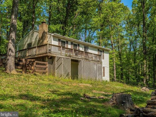 288 Shenandoah River Dr, Harpers Ferry, WV 25425-5596