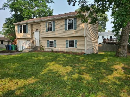 164 Lloyd Ave, Warwick, RI 02889-8956