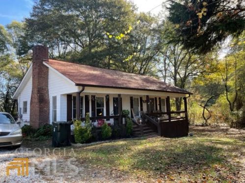 70 Thomas St, Toccoa, GA 30577-3854