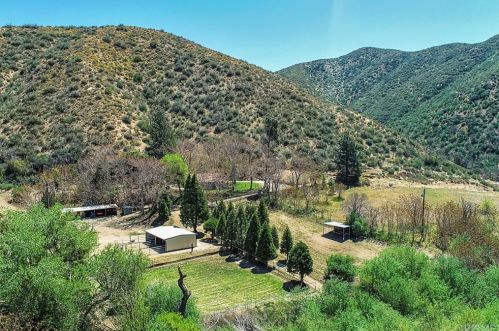 43160 Lake Hughes Rd, Leona Valley, CA 93532-1009