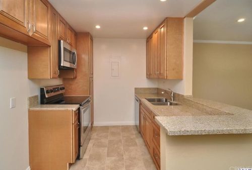 1935 Alpha Rd, Glendale CA  91208-2134 exterior