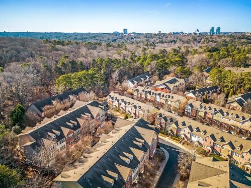 3704 Ashford Creek Hl, Atlanta GA  30319-5058 exterior