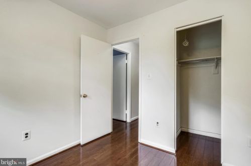 9270 Sprucewood Rd, Springfield VA  22015-3559 exterior