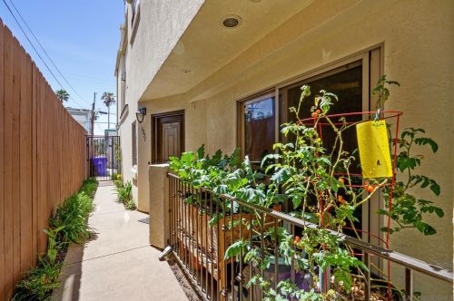 1371 Hornblend St, San Diego, CA 92109-4228