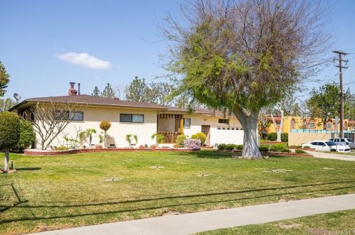 10357 Mapledale St, Bellflower, CA 90706-3312