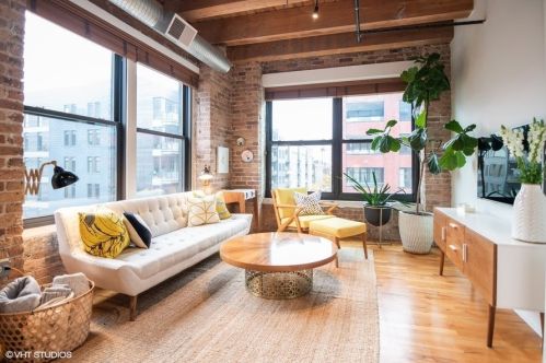 106 Aberdeen St, Chicago, IL 60607-2004