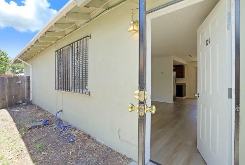 722 Swain Rd, Stockton, CA 95207-3147