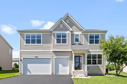 4821 Butler St, Oswego, IL 60543-8040