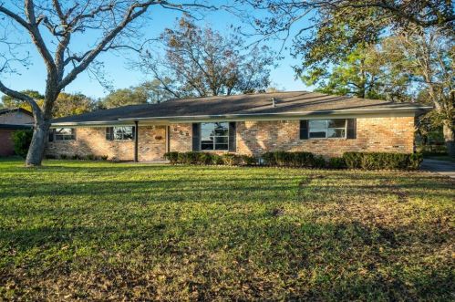 908 Mulberry St, Angleton, TX 77515-5002