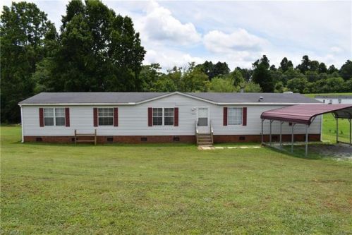 6541 Eagle Landing Dr, Trinity, NC 27370-7796