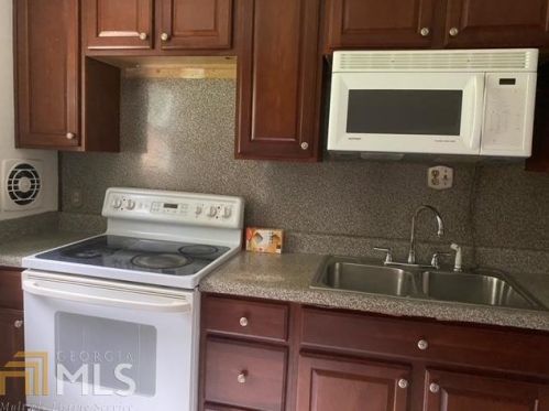 6860 Cainwood Dr, Atlanta GA  30349-4712 exterior