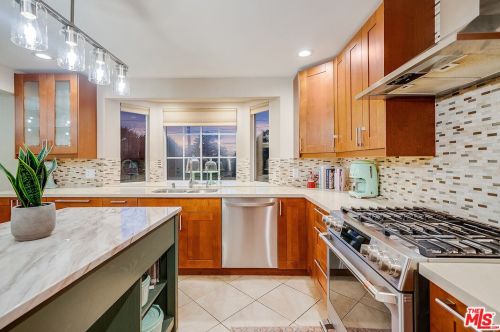 4915 Glencove Ave, Glendale CA 91214-1610 exterior