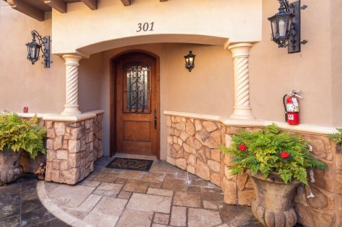 120 C Ave, San Diego, CA 92118-1979