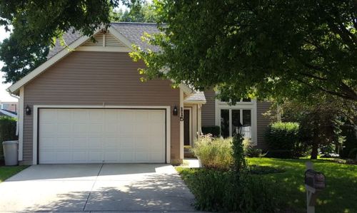 115 Somerset Dr, Streamwood, IL 60107-6604