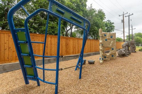 1515 Roosevelt Ave, San Antonio TX  78210-4633 exterior