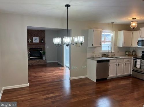 833 Marjory Ter, Lancaster PA  17603-5866 exterior