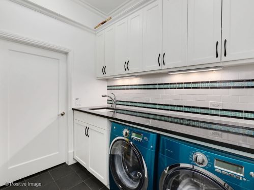 1913 Howe St, Chicago IL  60614-5127 exterior