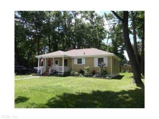 13 Beacon Rd, Portsmouth, VA 23702-1209