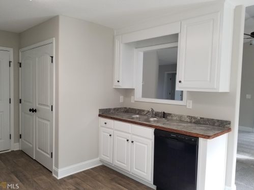 725 Stag Run Dr, Mansfield, GA 30055-5118