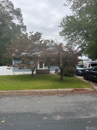 79 Hilliard Rd, Old Bridge, NJ 08857-1535