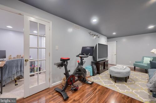 230 Parklawn Ct, Lancaster PA  17601-2660 exterior