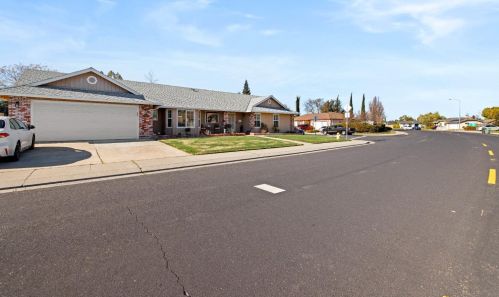 597 Hacienda Ave, Manteca, CA 95336-3563