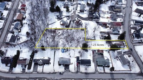 654 Woodtick Rd, Waterbury, CT 06705-1739