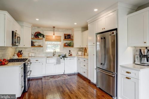 1220 Country Club Dr, Lancaster PA  17601-5208 exterior