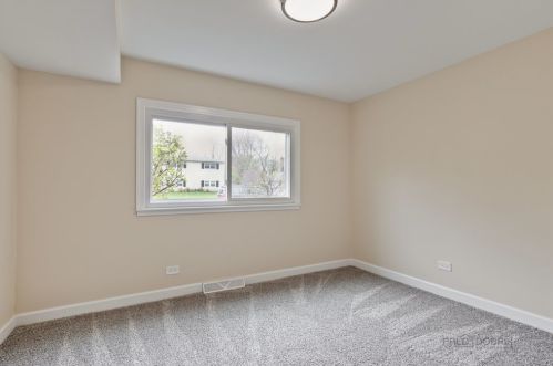 1019 Castlewood Ln, Bannockburn IL  60015-2609 exterior