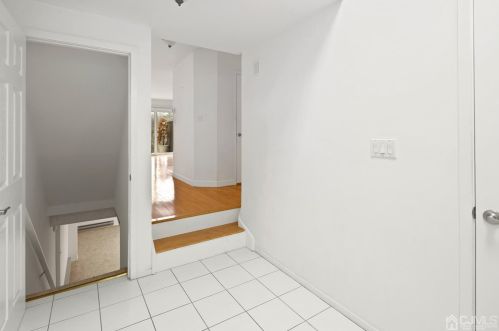 459 Sayre Dr, Princeton NJ  08540-5847 exterior