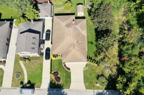 6906 Jarvis Ave, Niles IL  60714-4016 exterior