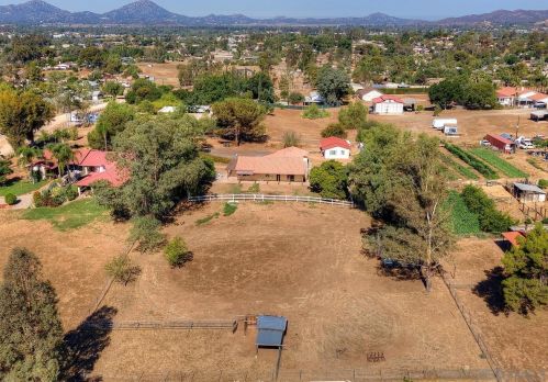 567 Kirks Way, Ramona, CA 92065-2951