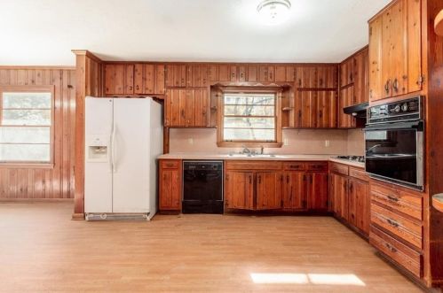 3364 Hazelwood Dr, Atlanta GA  30311-3038 exterior