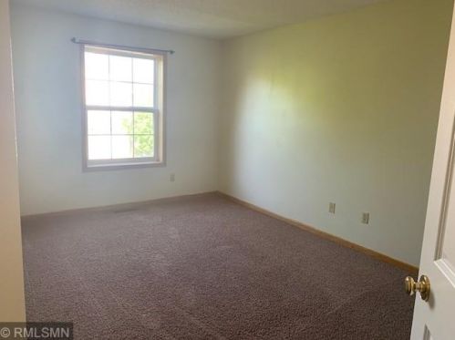 1897 Bluestem Ln, Saint Paul MN  55126-5018 exterior
