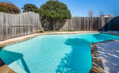 2713 Esquire Ln, Garland TX  75044-6167 exterior