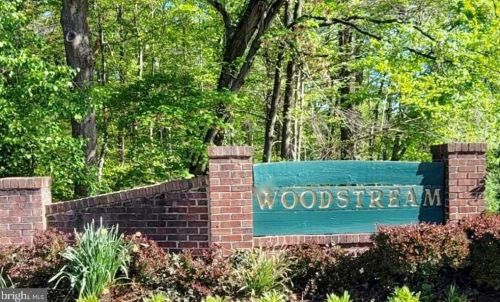 8307 Timber Brook Ln, Springfield, VA 22153-2254