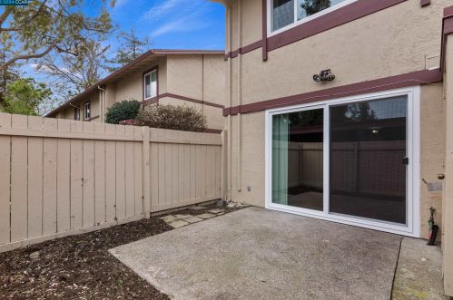 1512 Parkwood Pl, Concord CA  94521-2201 exterior