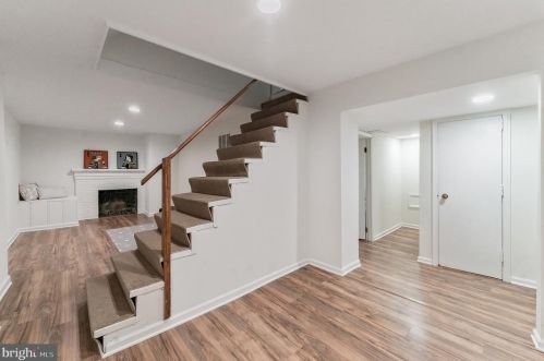 9914 Capitol View Ave, Silver Spring MD 20910-1033 exterior