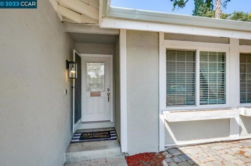 2735 Calpine Pl, Concord CA  94518-2610 exterior