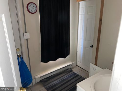 5219 10th St, Philadelphia PA 19141-4009 exterior