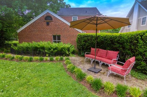 18 Euclid Ave, Cincinnati, OH 45215-4218