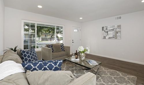 338 Plaza De Benito Juarez, Vista CA  92083-3549 exterior