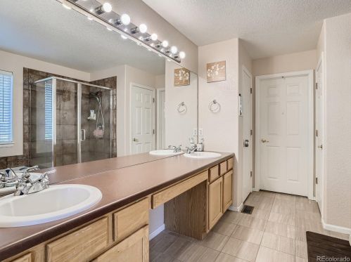 21738 Mansfield Pl, Aurora CO  80018-3058 exterior