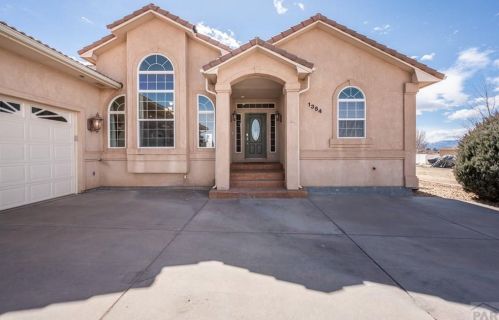 1354 Los Charros Dr, Pueblo, CO 81007-6438