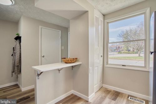 8359 Bark Tree Ct, Springfield VA  22153-3832 exterior