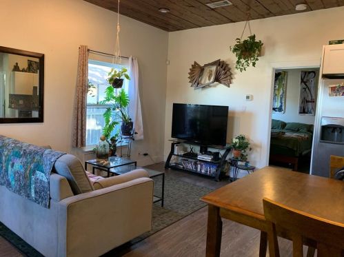 6311 Felix Ave, Austin TX  78741-2402 exterior