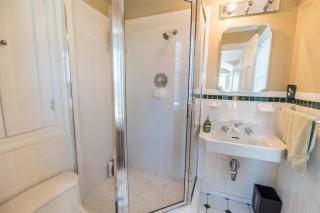3974 Clifton Ave, Cincinnati OH  45220-1109 exterior