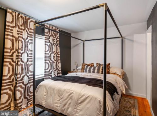 6431 Franconia Ct, Springfield VA  22150-1204 exterior