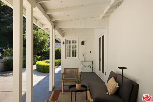 2480 Chevy Chase Dr, Glendale CA  91206-1845 exterior