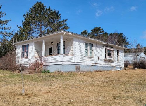 201 2nd St, Lutsen, MN 55604-2157